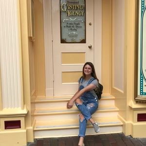 Meet your Posher, Rae